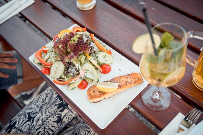 Mühlenglück Oppenau Salat mit Lachs